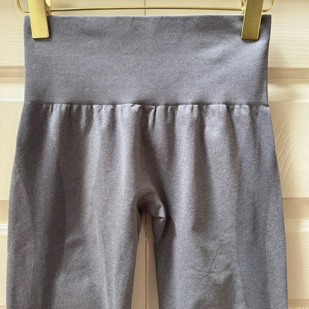 NVGTN Contour Seamless Leggings Women’s size small